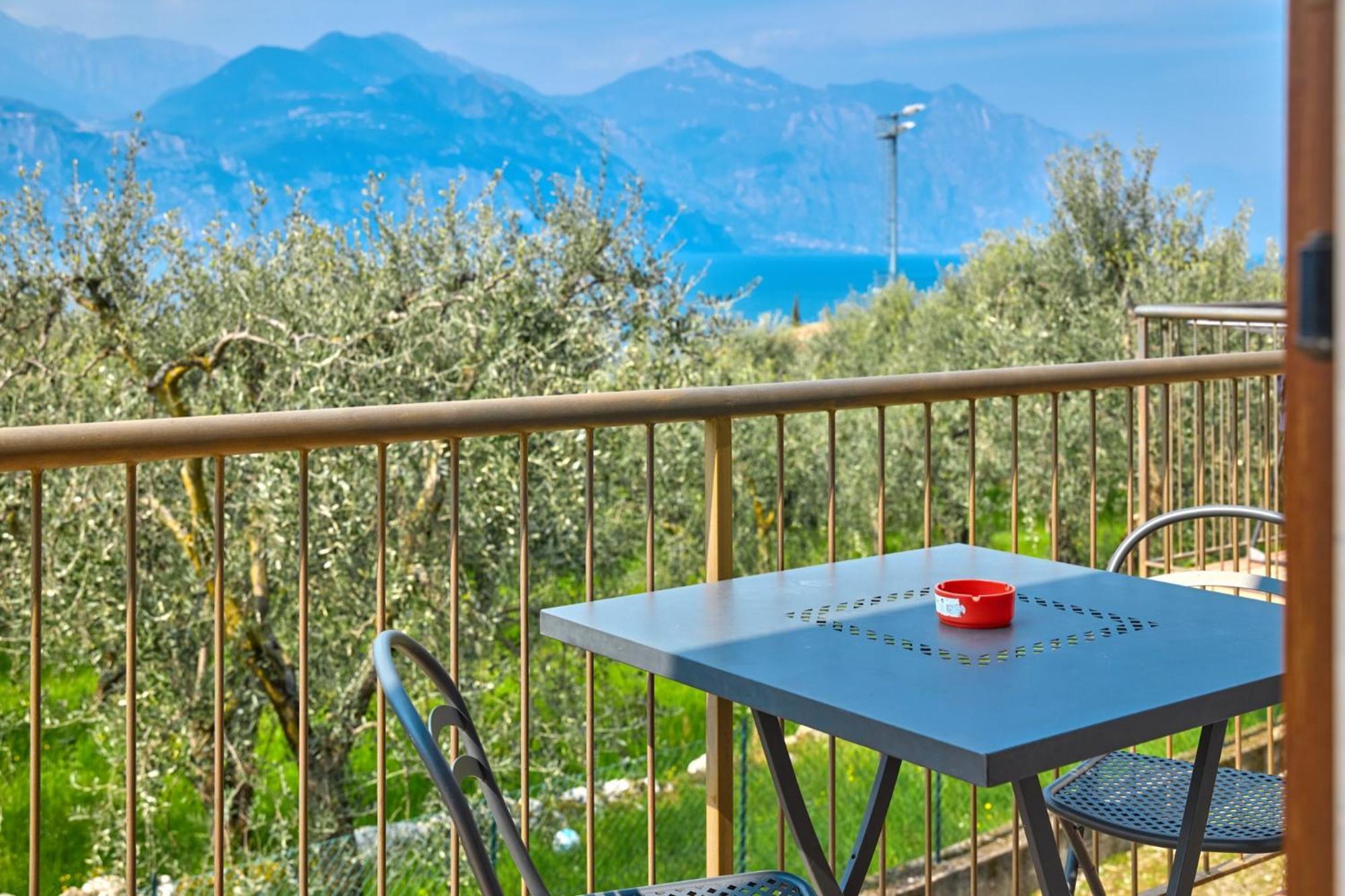Bellavista Apartment Мальчезине Экстерьер фото